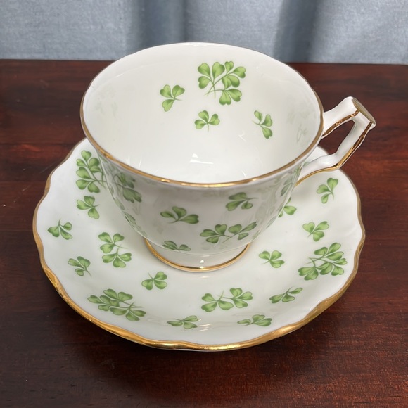 Vintage Aynsley Shamrock Footed Cup & Saucer Crocus Coupe Shape #159 England - Picture 2 of 16
